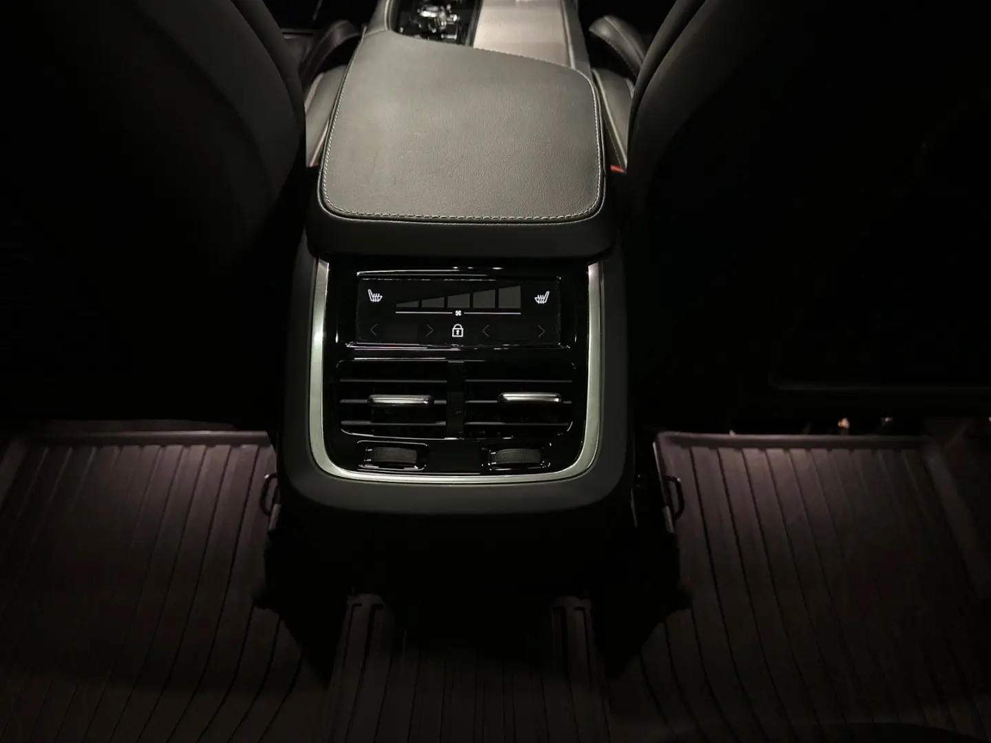 XC90 R-Design AWD *7-SITZE*PANORAMA*Standhzg*HUD