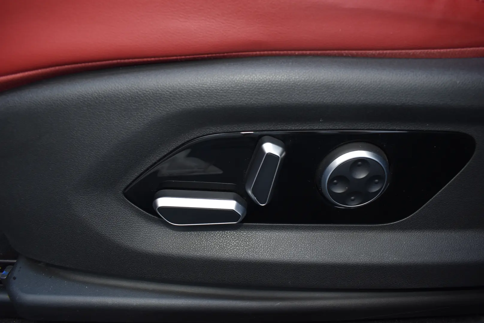 SERES 5 EV- Coupe Sport SUV - 100% electric