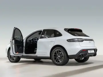 Macan T