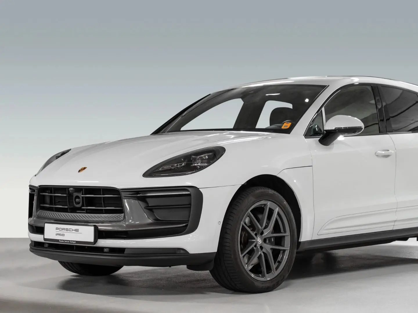 Macan T