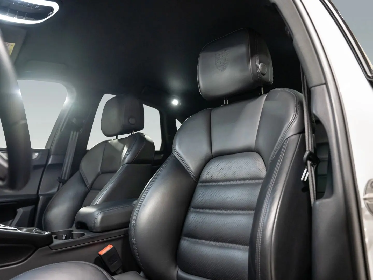 Macan T
