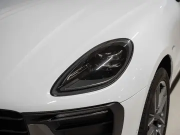 Macan T