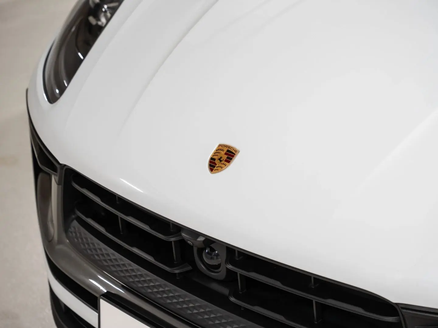 Macan T