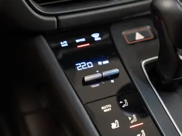 Macan T