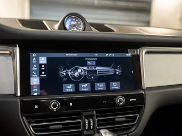 Macan T