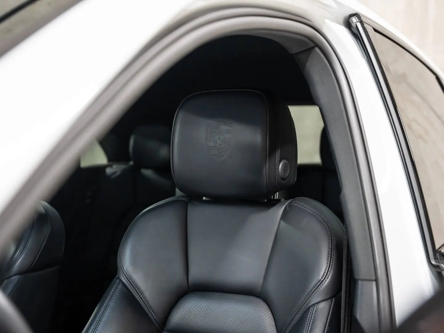 Macan T