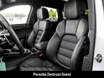 Macan T