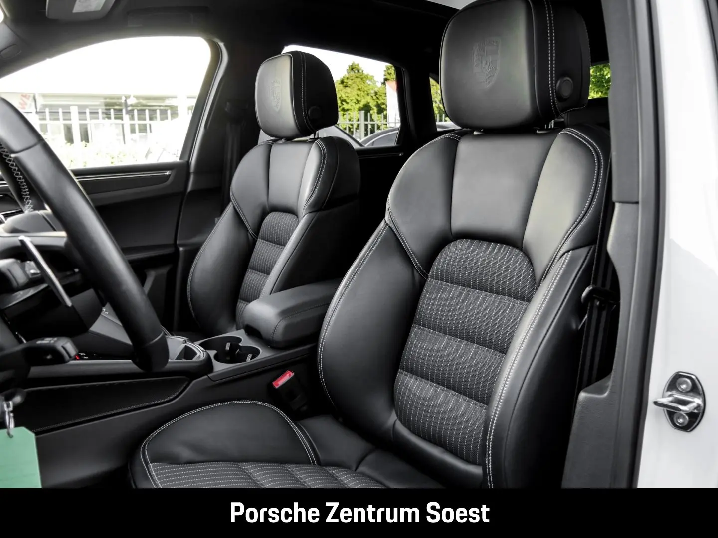 Macan T