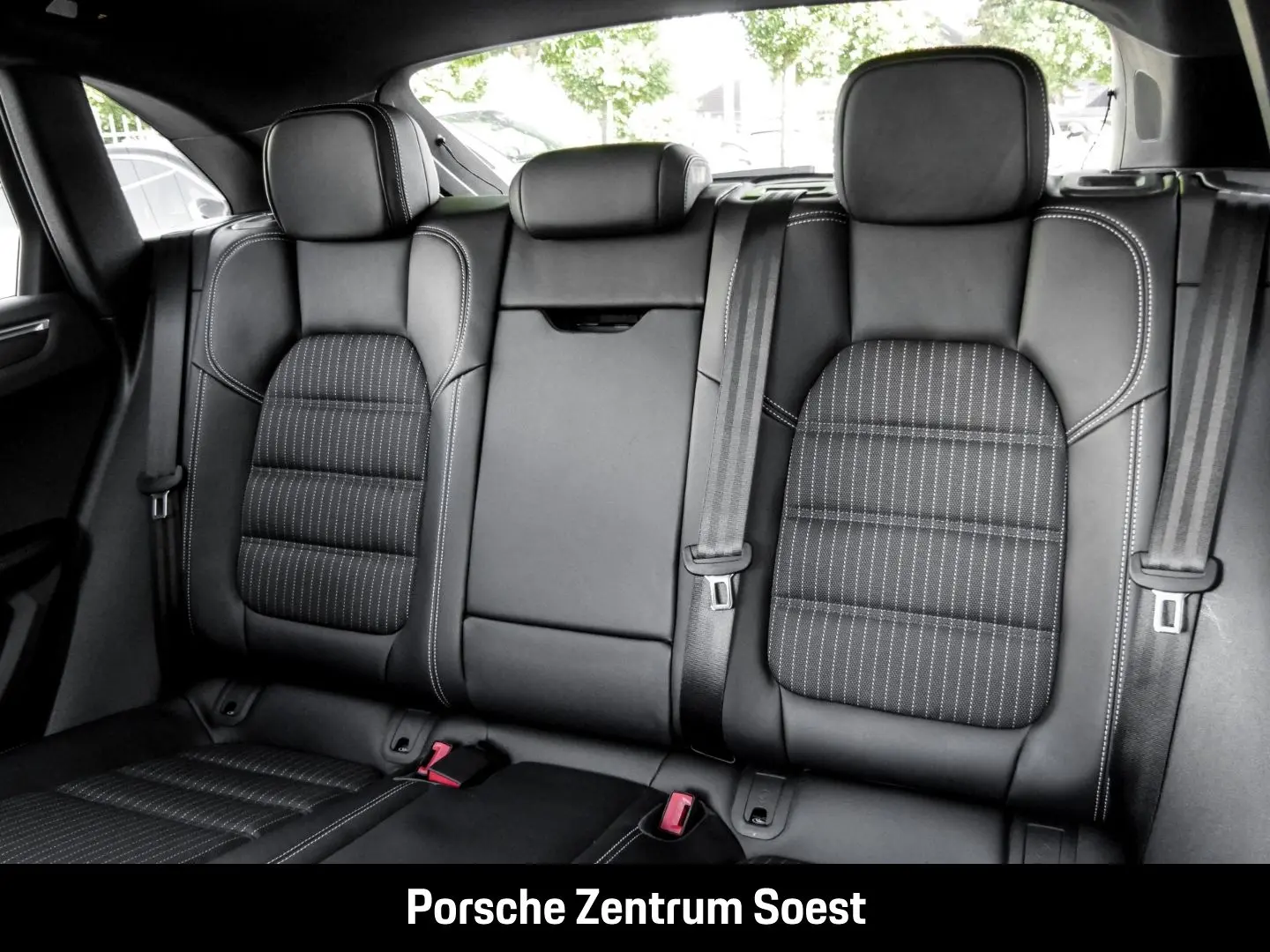 Macan T