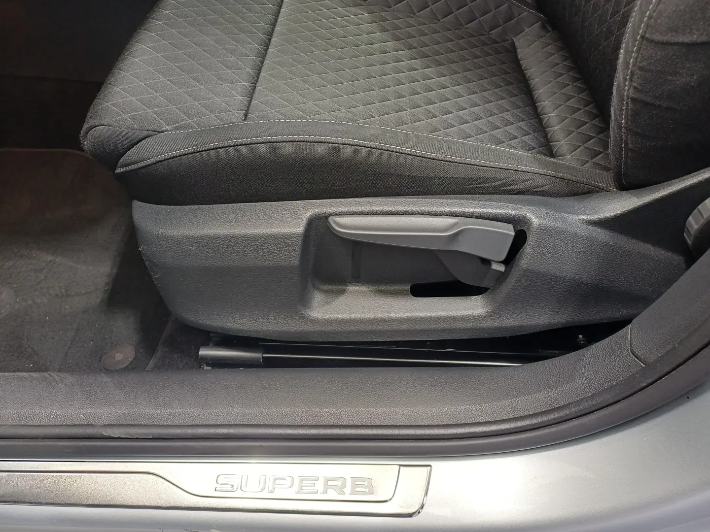Škoda Superb AMBITION 1.5 TSI DSG