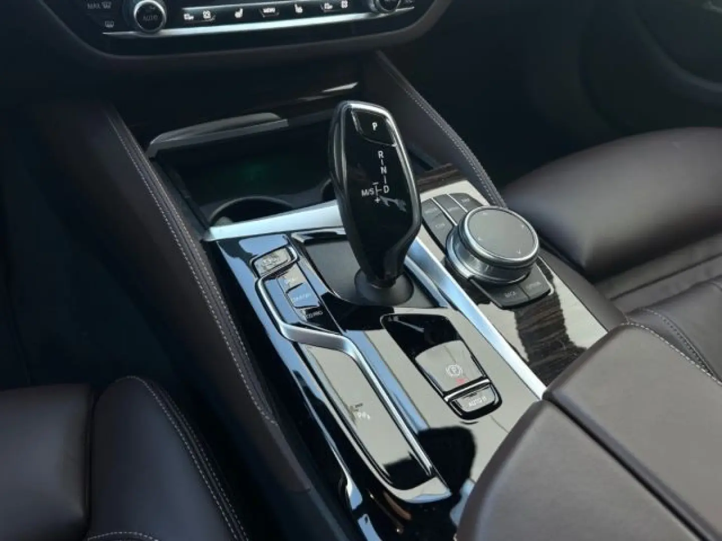 540 dA xDrive Lim Luxury Line H/K HUD Parkass