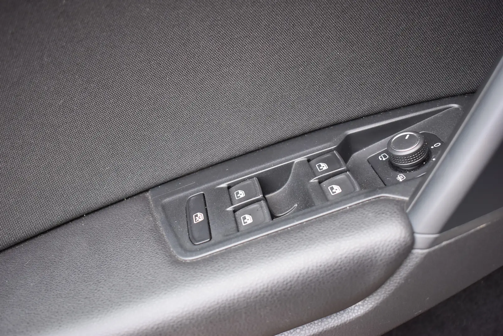 VW TIGUAN R-LINE 2.0 DSG