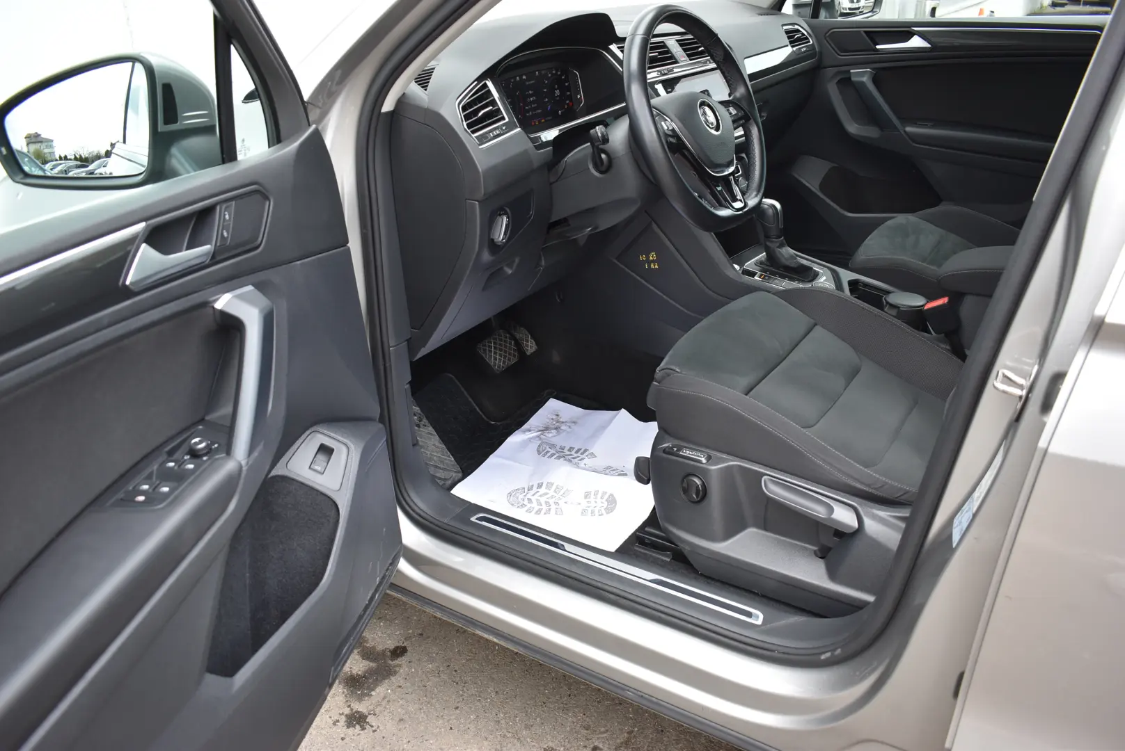 VW TIGUAN R-LINE 2.0 DSG