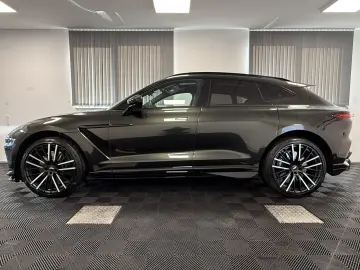 Aston Martin  DBX 707 / Minotaur Green