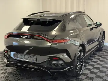 Aston Martin  DBX 707 / Minotaur Green