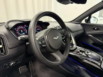 Aston Martin  DBX 707 / Minotaur Green