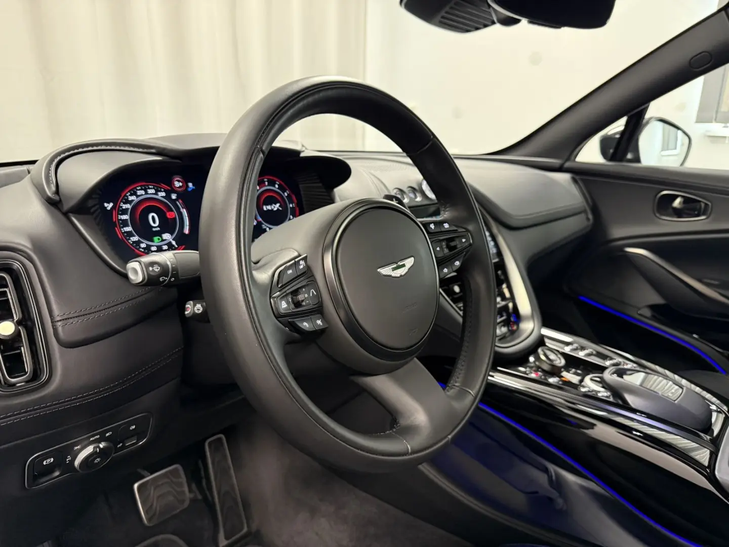 Aston Martin  DBX 707 / Minotaur Green