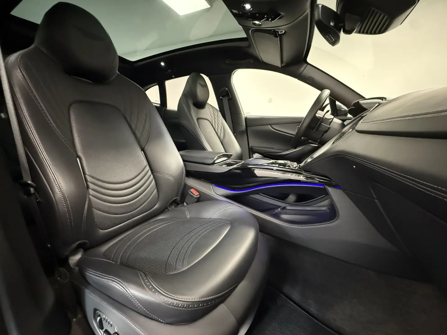 Aston Martin  DBX 707 / Minotaur Green