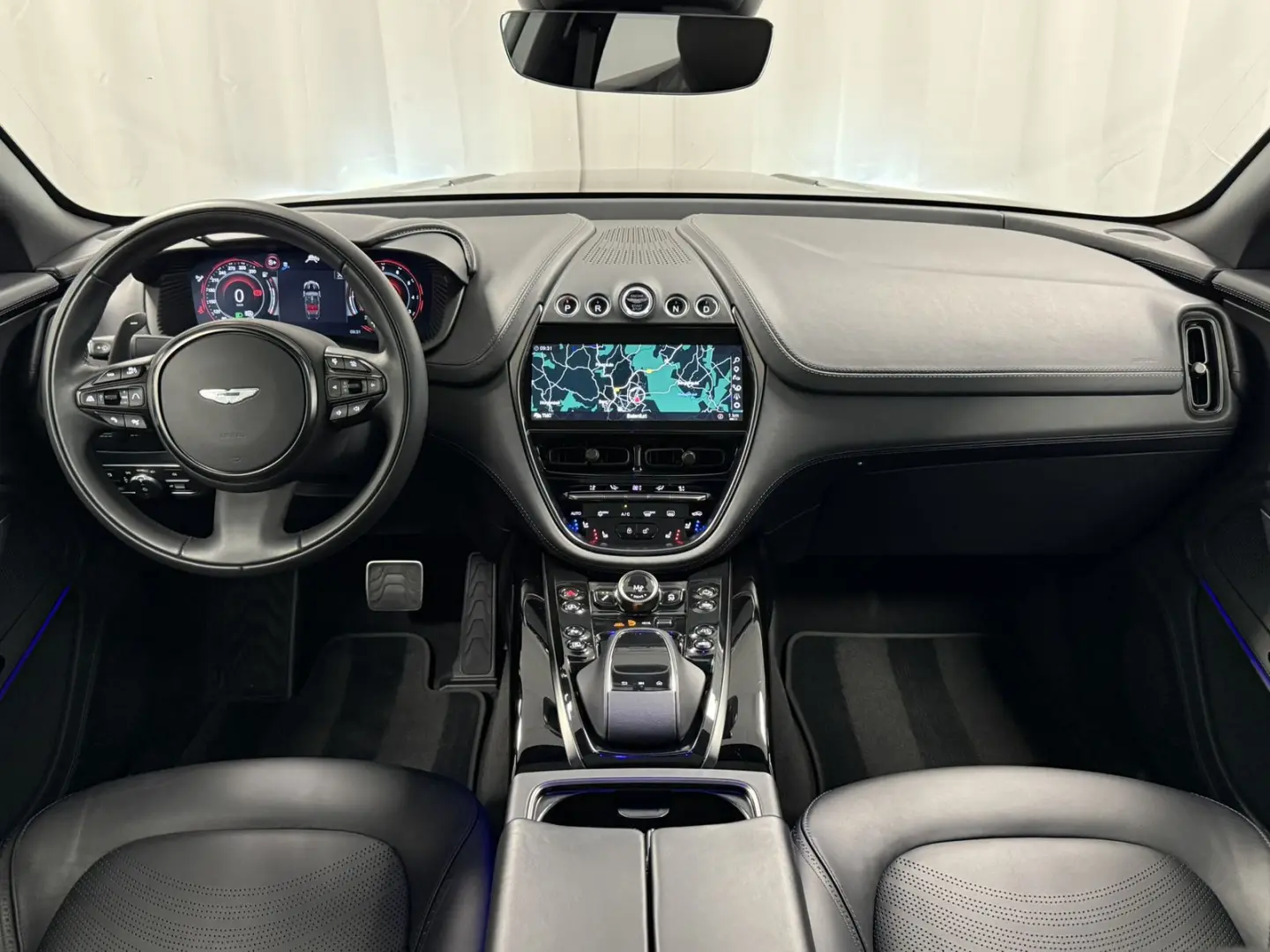 Aston Martin  DBX 707 / Minotaur Green