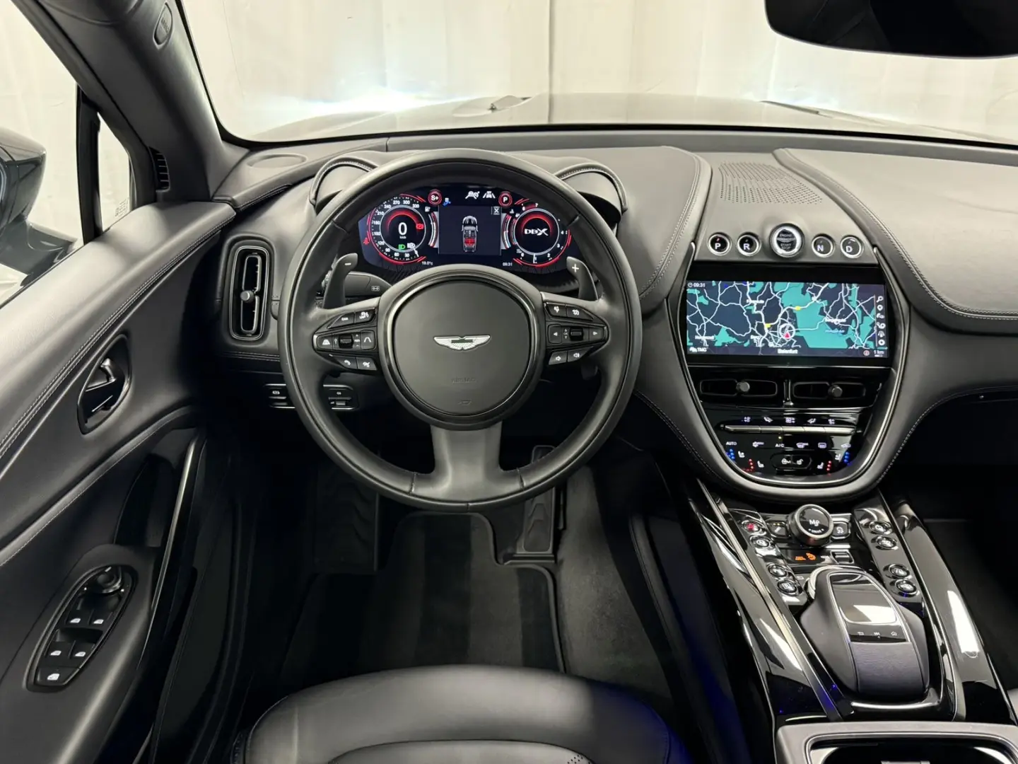 Aston Martin  DBX 707 / Minotaur Green