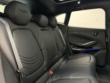 Aston Martin  DBX 707 / Minotaur Green