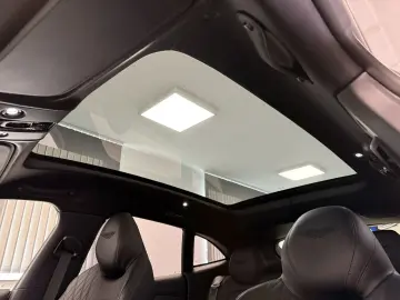 Aston Martin  DBX 707 / Minotaur Green