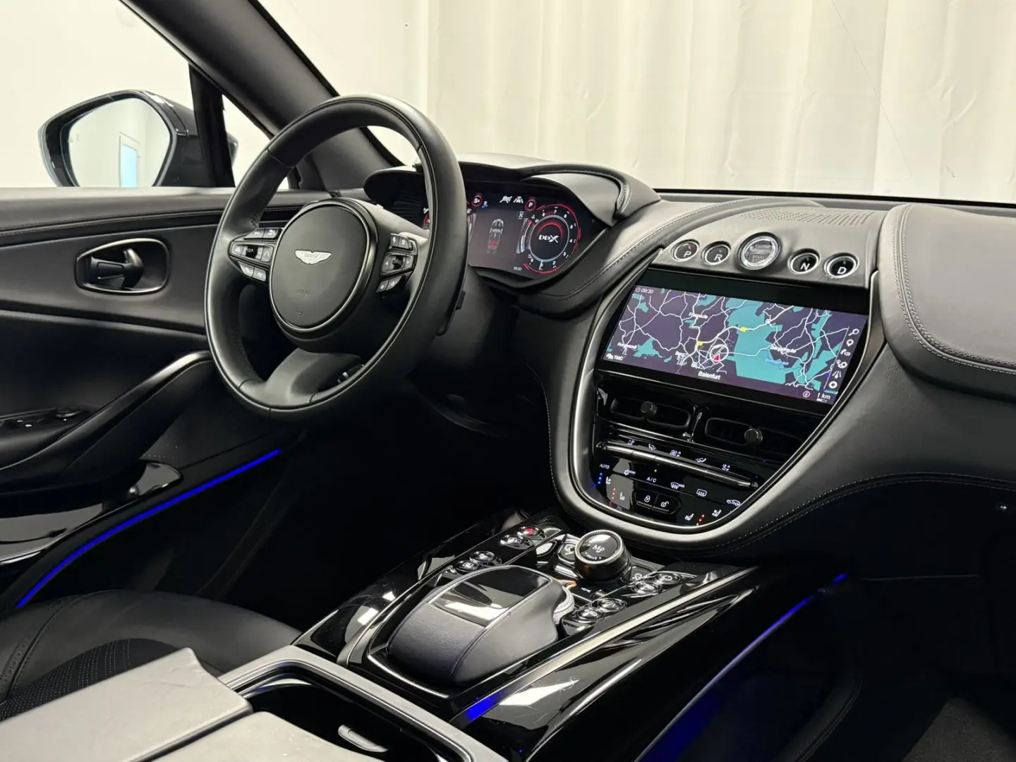 Aston Martin  DBX 707 / Minotaur Green