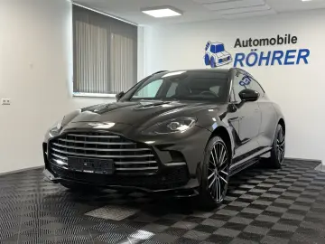 Aston Martin  DBX 707 / Minotaur Green