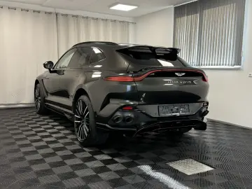 Aston Martin  DBX 707 / Minotaur Green