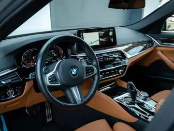 540i Limousine M-Sport - xDrive/LED/SHZ/HiFi/R19