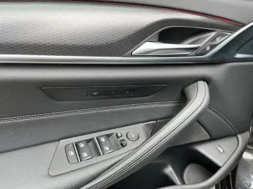 540d xDrive Lim. M-Sport Leder HUD Laser AHK Dri