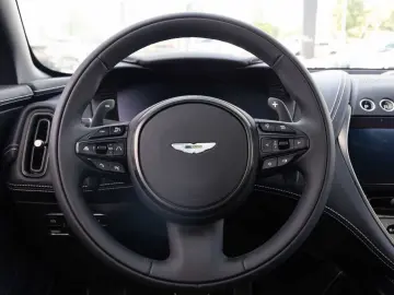 Aston Martin DBX 707 V8 4x4