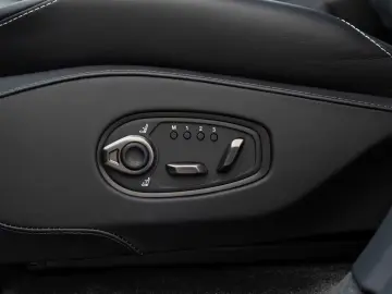 Aston Martin DBX 707 V8 4x4