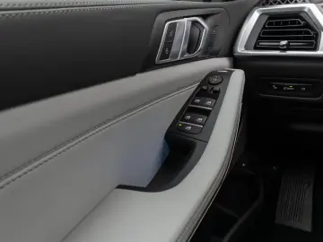 BMW X5 xDrive 50e M Sport Panorama 360°HUD