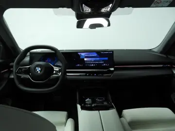 520 5 Serie Sedan 520i | LED | HUD | Sportsitze