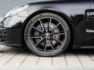 Panamera 4 E-Hybrid Platinum Edition HA-Lenkung