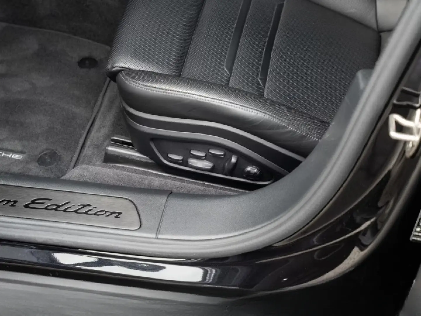 Panamera 4 E-Hybrid Platinum Edition HA-Lenkung