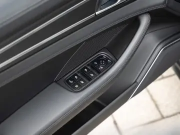 Panamera 4 E-Hybrid Platinum Edition HA-Lenkung