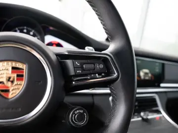 Panamera 4 E-Hybrid Platinum Edition HA-Lenkung