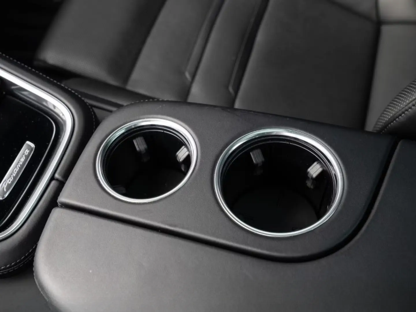 Panamera 4 E-Hybrid Platinum Edition HA-Lenkung