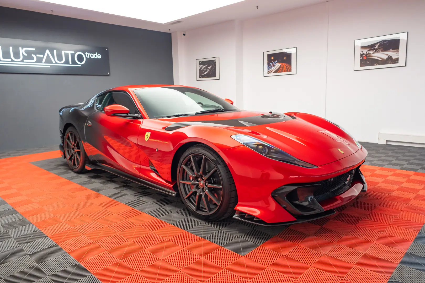 Ferrari 812 Competizione 1/1 Tailor Made
