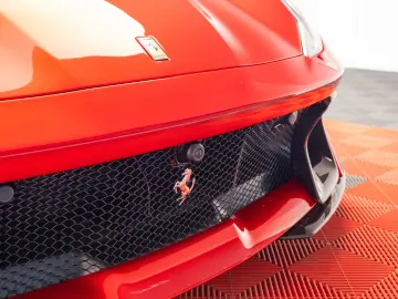 Ferrari 812 Competizione 1/1 Tailor Made