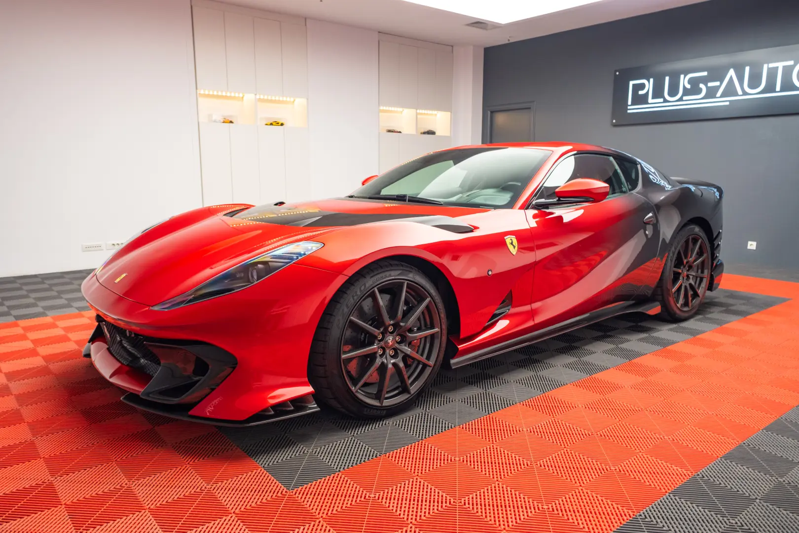 Ferrari 812 Competizione 1/1 Tailor Made