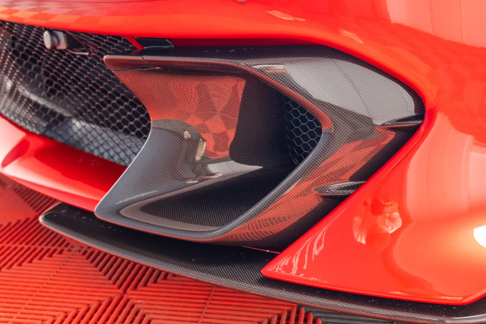 Ferrari 812 Competizione 1/1 Tailor Made