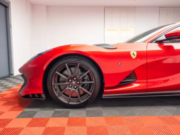 Ferrari 812 Competizione 1/1 Tailor Made