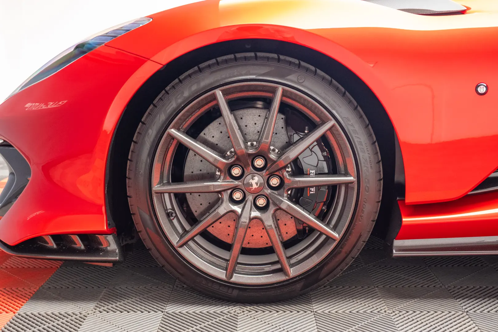 Ferrari 812 Competizione 1/1 Tailor Made