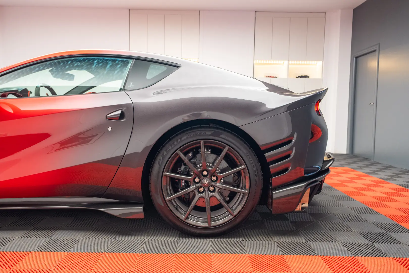 Ferrari 812 Competizione 1/1 Tailor Made