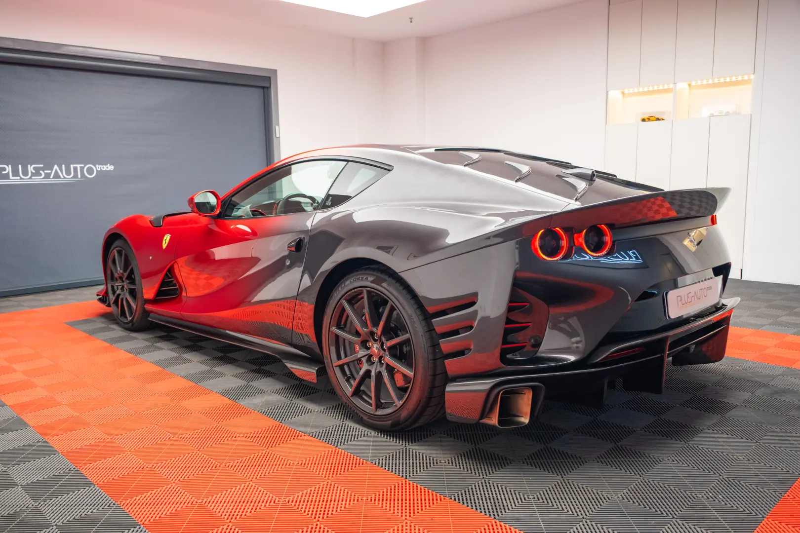 Ferrari 812 Competizione 1/1 Tailor Made