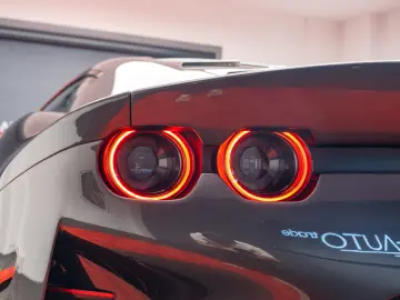 Ferrari 812 Competizione 1/1 Tailor Made