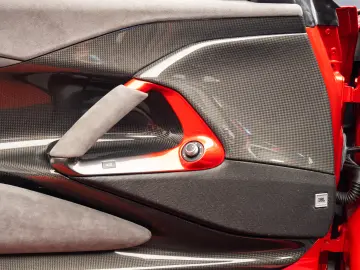 Ferrari 812 Competizione 1/1 Tailor Made